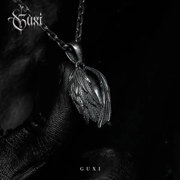 GUXI Gothic Pendant in 925 Silver – Dark Background Display