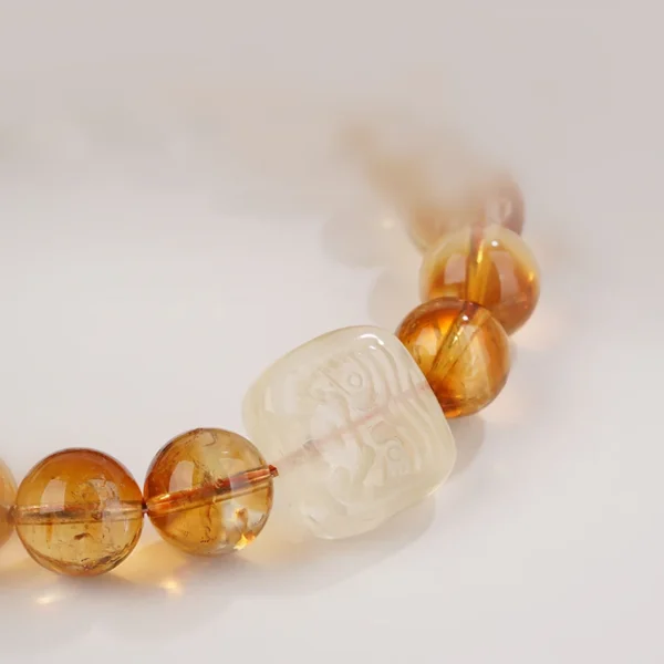 Carved Zakir Head in Yellow Quartz as Centerpiece