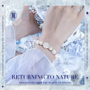 RUYE – Snow Whisper Snowflake Ghost Crystal Bracelet